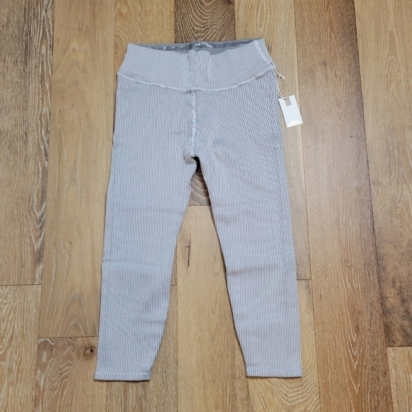 Good American Chunky Ribbed legging size 5/6 NWT - Picture 8 of 13